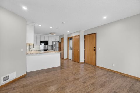 Tiny photo for 4165 Mallard Court #12, Bettendorf, IA 52772 (MLS # 12555574)