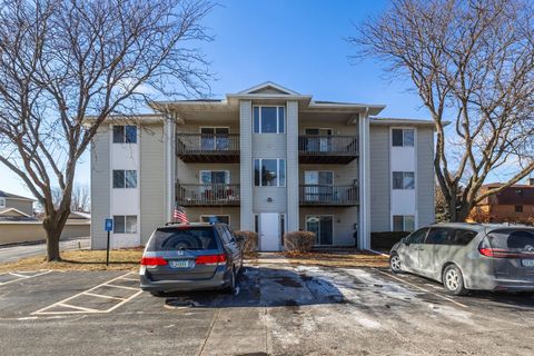 Tiny photo for 4165 Mallard Court #12, Bettendorf, IA 52772 (MLS # 12555574)
