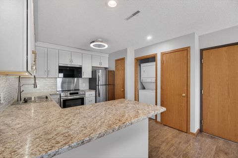 Tiny photo for 4165 Mallard Court #12, Bettendorf, IA 52772 (MLS # 12555574)