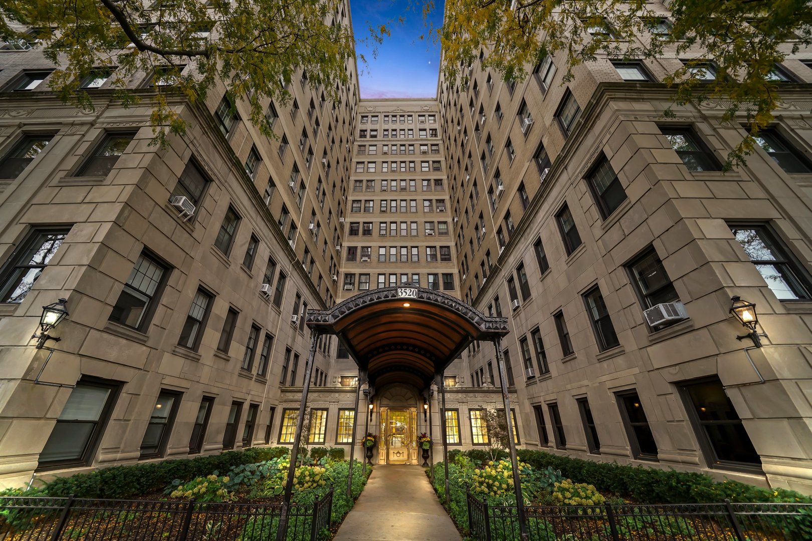3520 N LAKE SHORE Drive 4M
