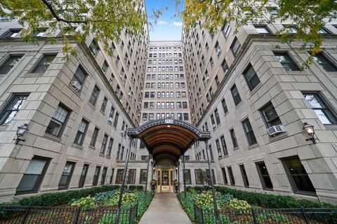 3520 N LAKE SHORE Drive 4M Chicago IL 60657