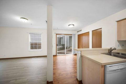 Tiny photo for Mundelein, IL 60060 (MLS # 12596723)