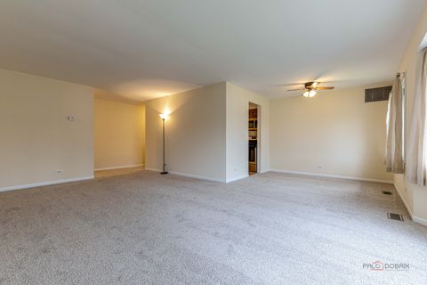 Tiny photo for 3004 Roberts Drive #8, Woodridge, IL 60517 (MLS # 12621341)