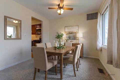 Tiny photo for 3004 Roberts Drive #8, Woodridge, IL 60517 (MLS # 12621341)