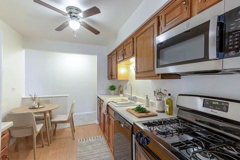 Tiny photo for 3004 Roberts Drive #8, Woodridge, IL 60517 (MLS # 12621341)