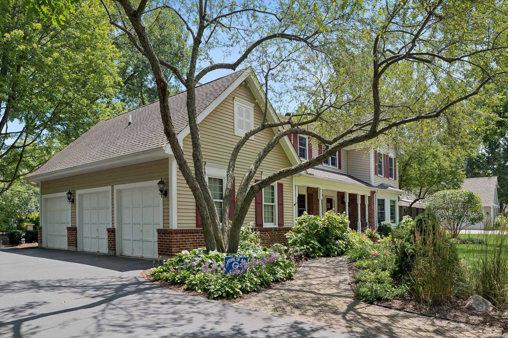 2104 Kenton Lane