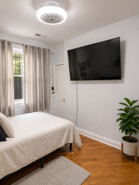 Tiny photo for 3206 W Berwyn Avenue #G, Chicago, IL 60625 (MLS # 12766129)