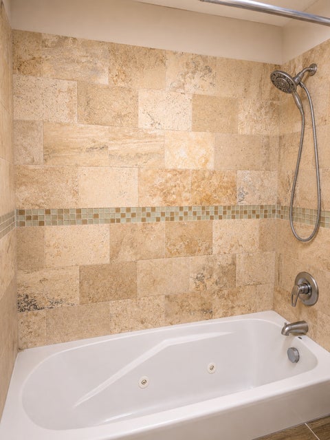 Tiny photo for 3206 W Berwyn Avenue #G, Chicago, IL 60625 (MLS # 12766129)