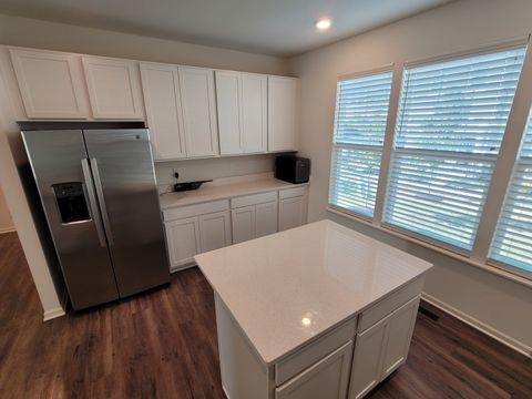 Tiny photo for 1071 Moraine Drive, South Elgin, IL 60177 (MLS # 12488391)