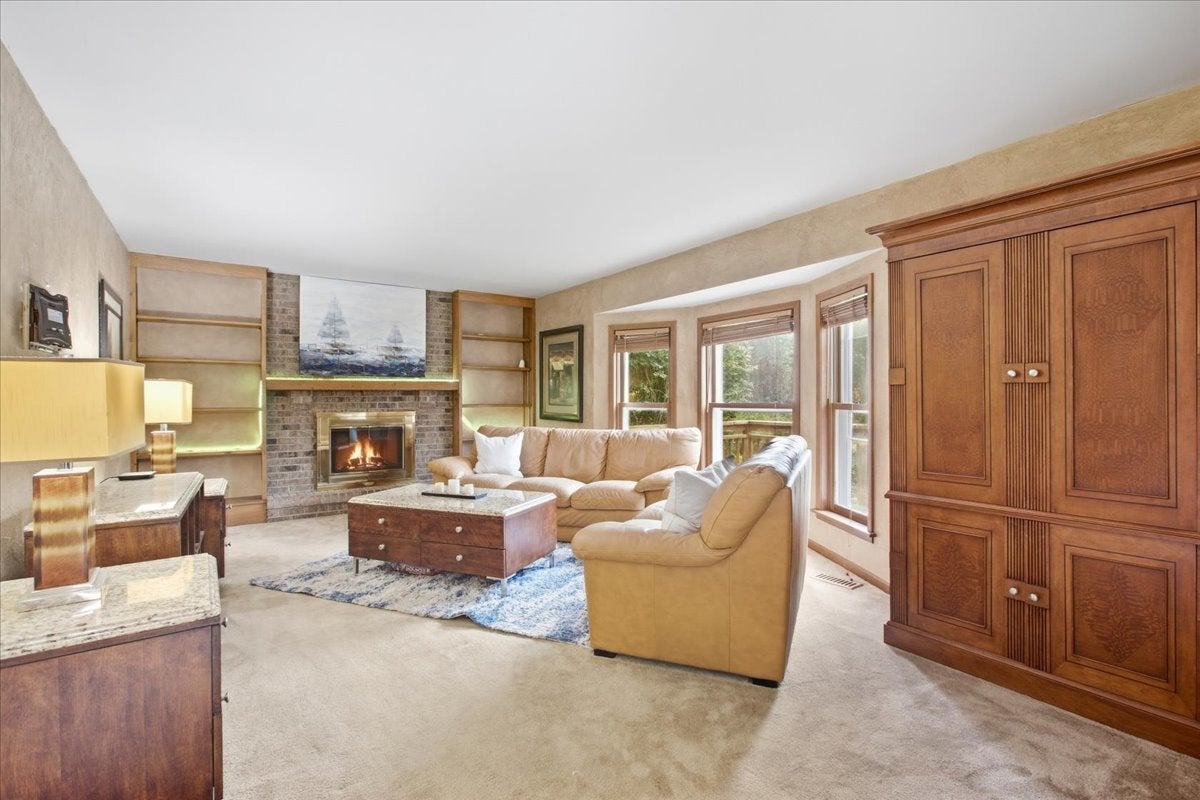 1320 Spring Hill Drive
