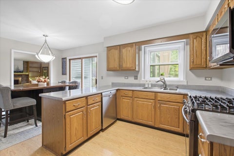 Tiny photo for 1320 Spring Hill Drive, Algonquin, IL 60102 (MLS # 12763335)