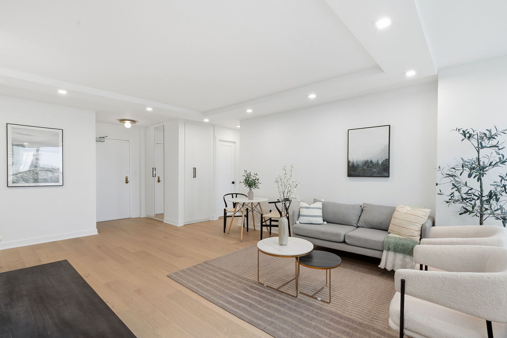 3550 N Lake Shore Drive 624