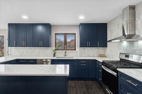 Tiny photo for 1415 Lori Lyn Lane, Northbrook, IL 60062 (MLS # 12570387)