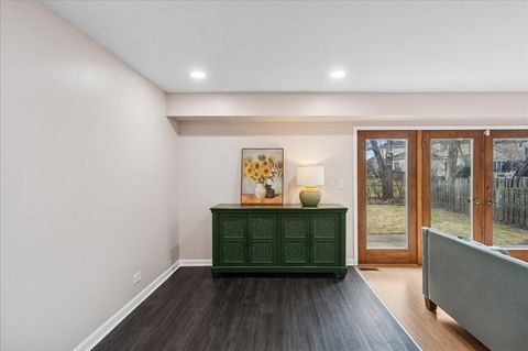 Tiny photo for 1415 Lori Lyn Lane, Northbrook, IL 60062 (MLS # 12570387)