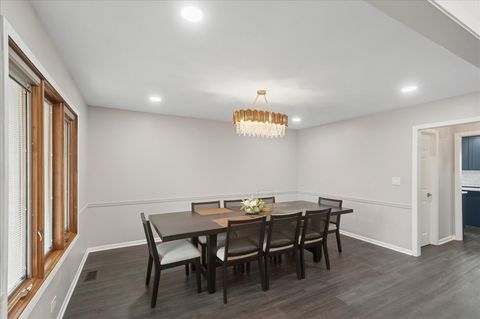 Tiny photo for 1415 Lori Lyn Lane, Northbrook, IL 60062 (MLS # 12570387)