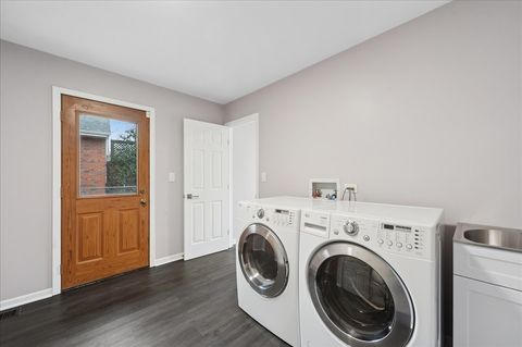 Tiny photo for 1415 Lori Lyn Lane, Northbrook, IL 60062 (MLS # 12570387)