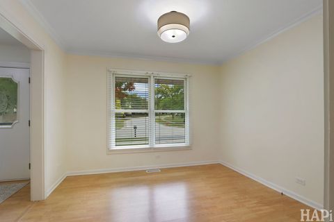 Tiny photo for 810 Harvest Drive, Lake Zurich, IL 60047 (MLS # 12495129)