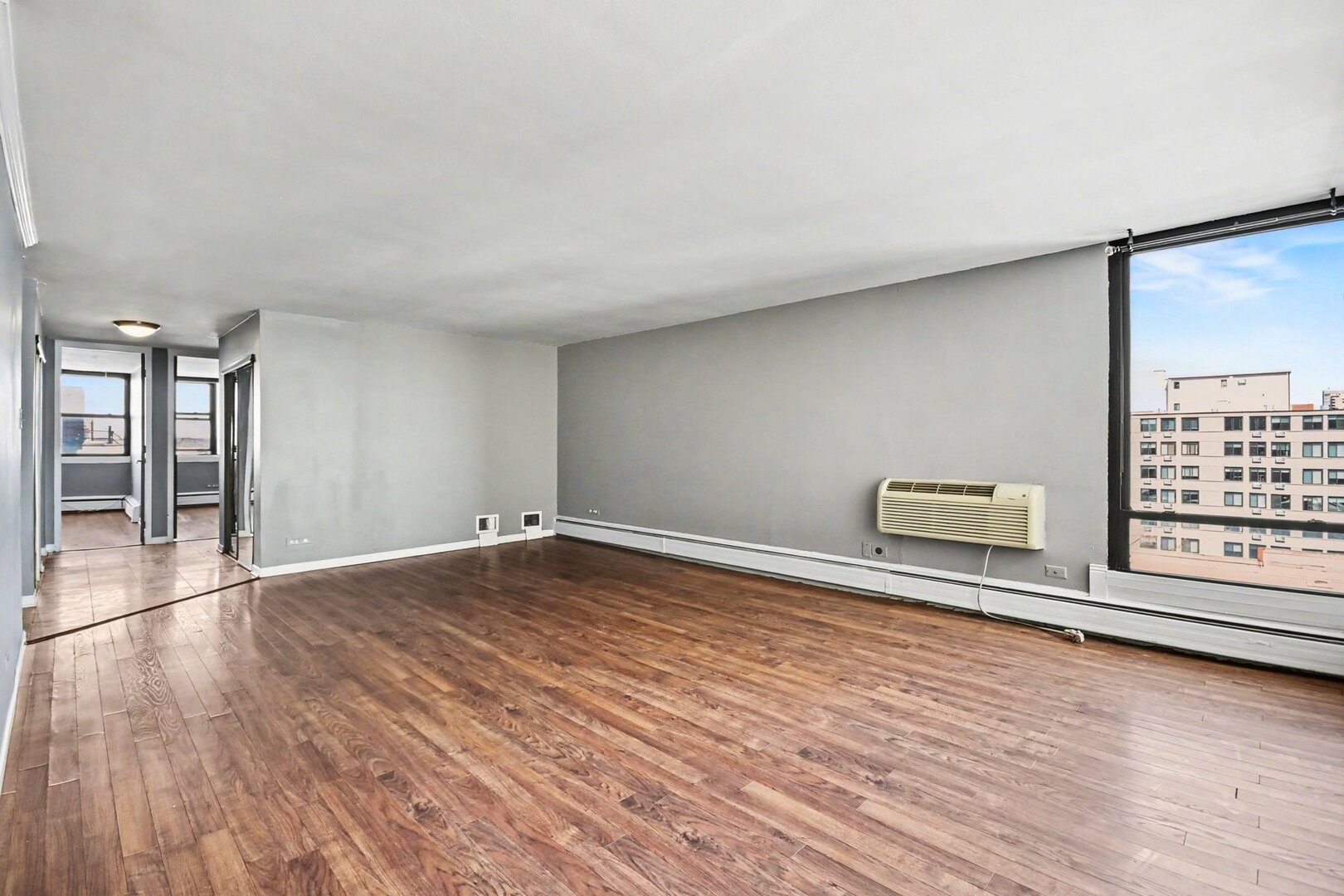 5740 N sheridan Road 8D