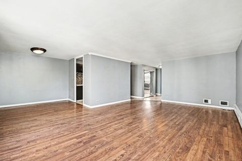 Tiny photo for 5740 N sheridan Road #8D, Chicago, IL 60660 (MLS # 12615545)