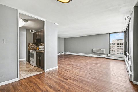 Tiny photo for 5740 N sheridan Road #8D, Chicago, IL 60660 (MLS # 12615545)