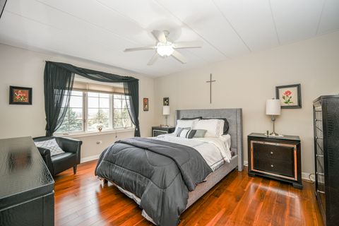 Tiny photo for 8505 Woodward Avenue #201, Woodridge, IL 60517 (MLS # 12586288)