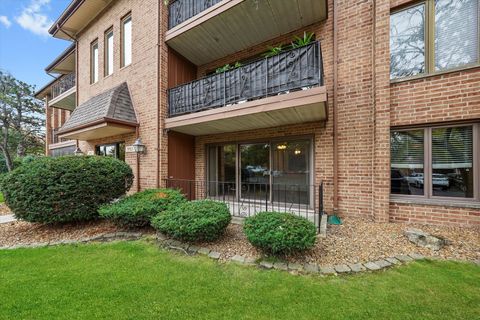 Tiny photo for 9925 Shady Lane #5001, Orland Park, IL 60462 (MLS # 12495036)