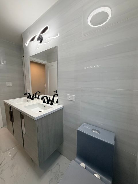 Tiny photo for 3024 W Fargo Avenue, Chicago, IL 60645 (MLS # 12501392)