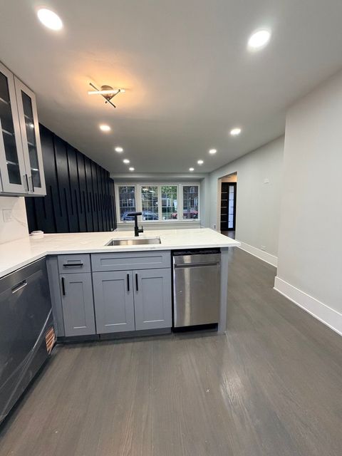 Tiny photo for 3024 W Fargo Avenue, Chicago, IL 60645 (MLS # 12501392)