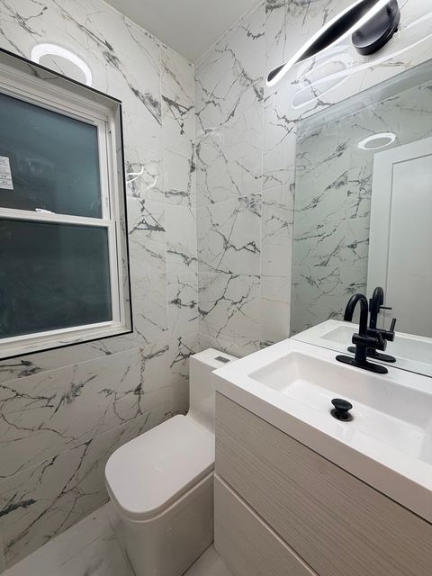 Tiny photo for 3024 W Fargo Avenue, Chicago, IL 60645 (MLS # 12501392)