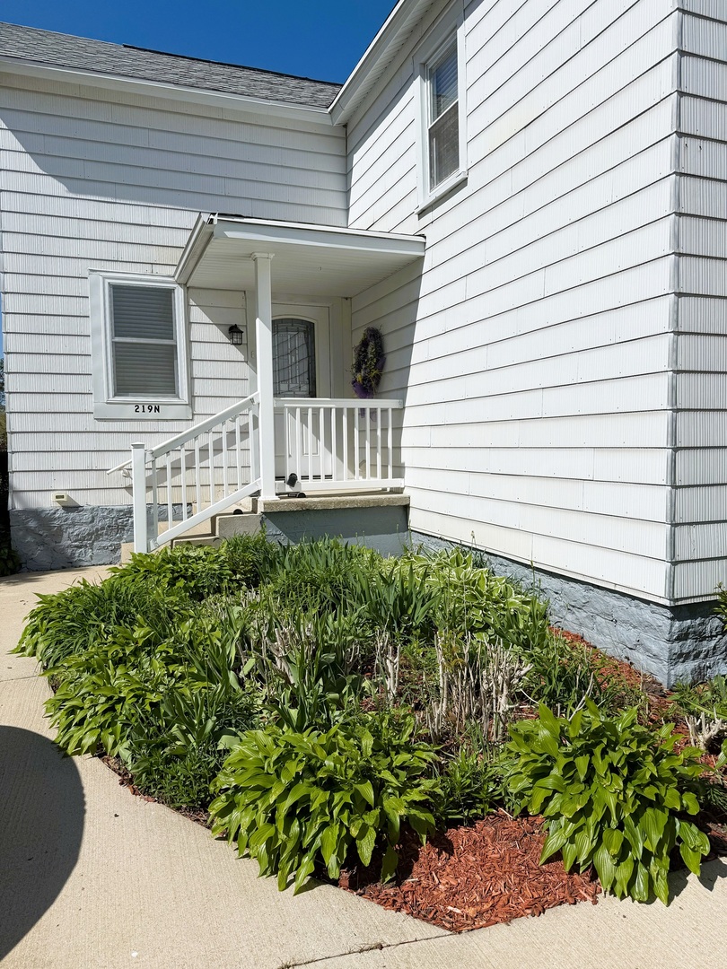 219 N Sycamore Street