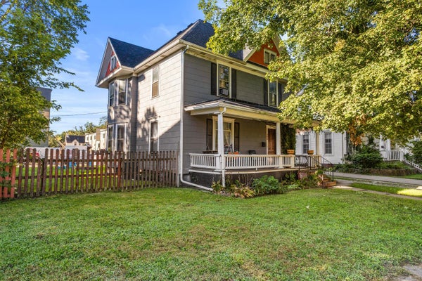 309 W WHITE ST, CHAMPAIGN, IL 61820 - Image c828439dd7aedaa0ebc4097e2a3fd2fe/3072756047