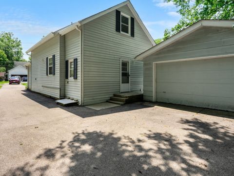 Tiny photo for 1006 Pine Street, Fox River Grove, IL 60021 (MLS # 12493713)