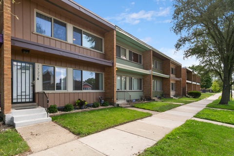 Photo of 1727 E 74th Street, Chicago, IL 60649 (MLS # 12670694)
