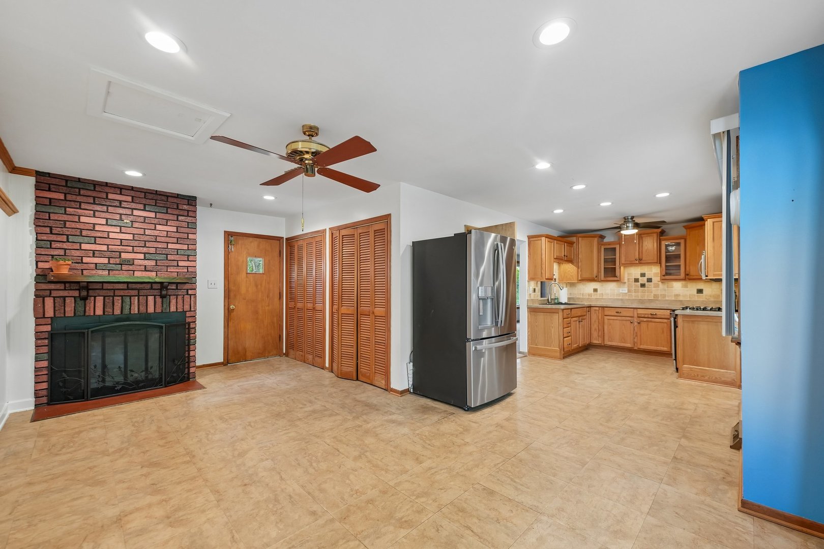 9136 W 91st Place