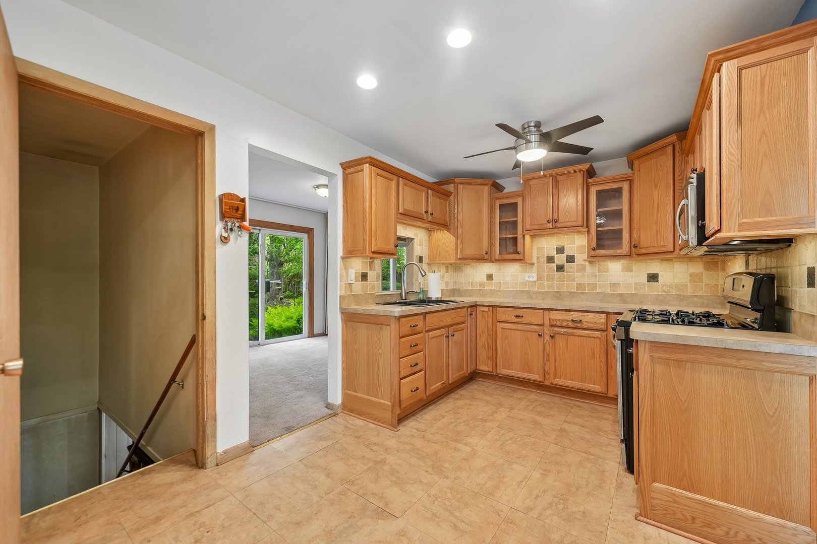 9136 W 91st Place