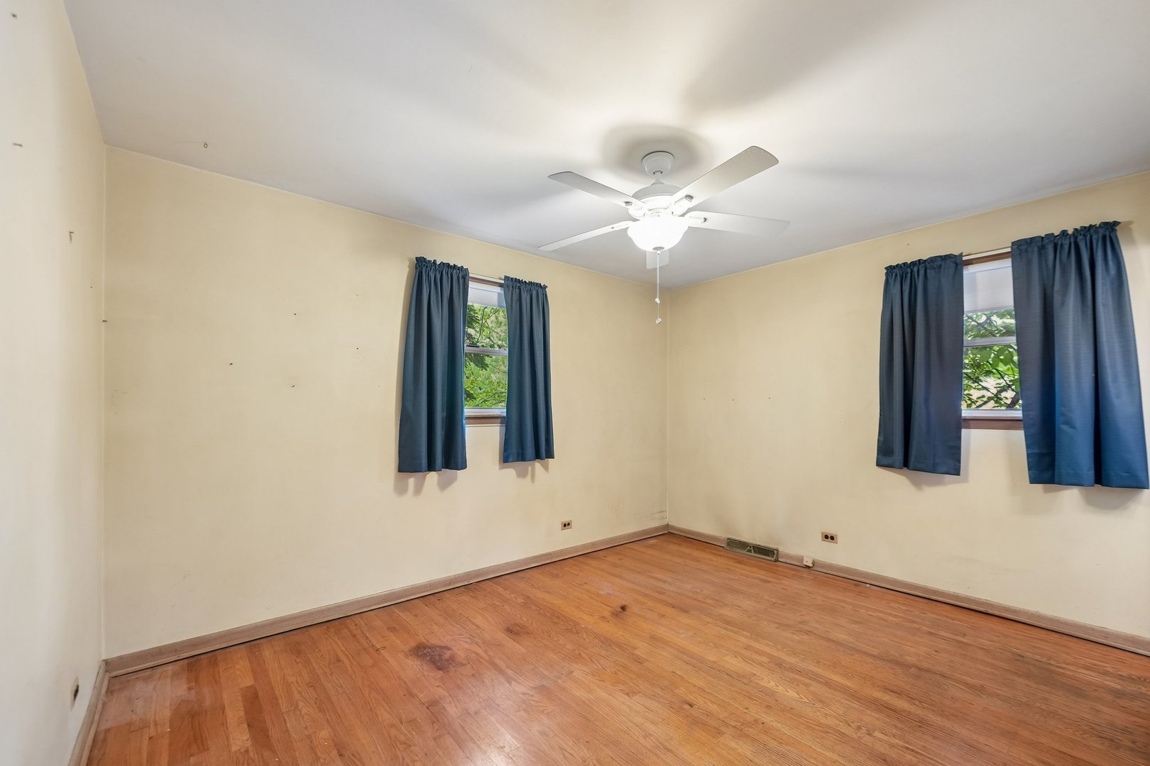 9136 W 91st Place