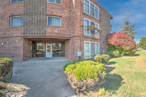 Photo of 10230 Washington Avenue #1D, Oak Lawn, IL 60453 (MLS # 12506687)