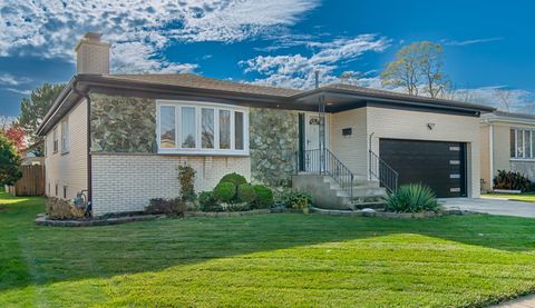 Photo of 505 Dover Drive, Des Plaines, IL 60018 (MLS # 12525396)