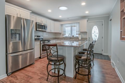 Tiny photo for 505 Dover Drive, Des Plaines, IL 60018 (MLS # 12525396)