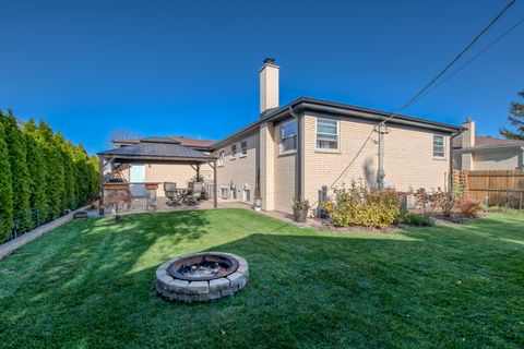 Tiny photo for 505 Dover Drive, Des Plaines, IL 60018 (MLS # 12525396)