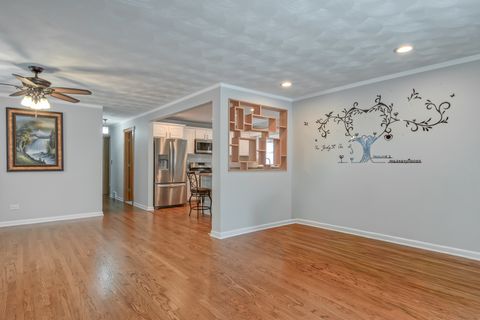 Tiny photo for 505 Dover Drive, Des Plaines, IL 60018 (MLS # 12525396)