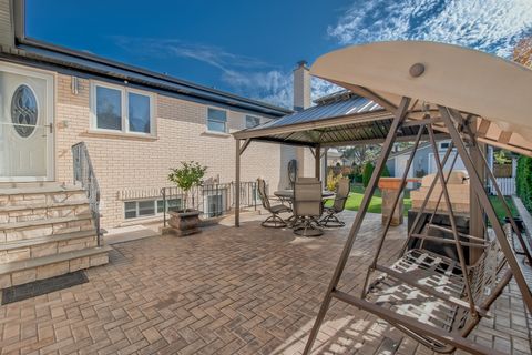 Tiny photo for 505 Dover Drive, Des Plaines, IL 60018 (MLS # 12525396)