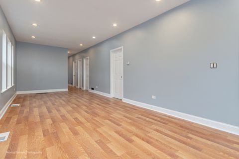 Tiny photo for 7812 S King Drive, Chicago, IL 60619 (MLS # 12587905)