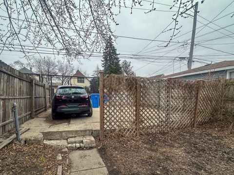 Tiny photo for 2037 N Tripp Avenue, Chicago, IL 60639 (MLS # 12588339)