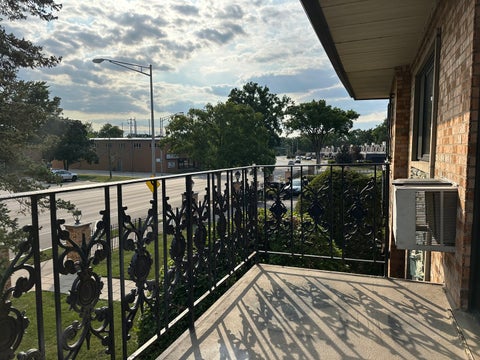 Tiny photo for 1033 Busse Highway #2A, Park Ridge, IL 60068 (MLS # 12715376)