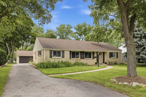 Photo of 5818 Ridgewood Drive, Western Springs, IL 60558 (MLS # 12708559)