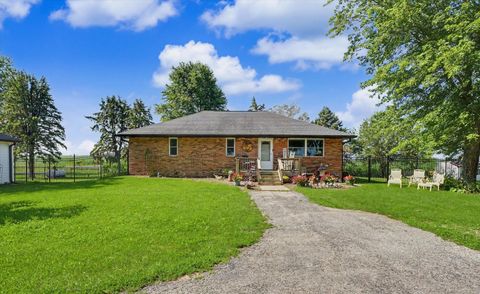 Photo of 1413 E 2950 North Road, Mansfield, IL 61854 (MLS # 12685487)
