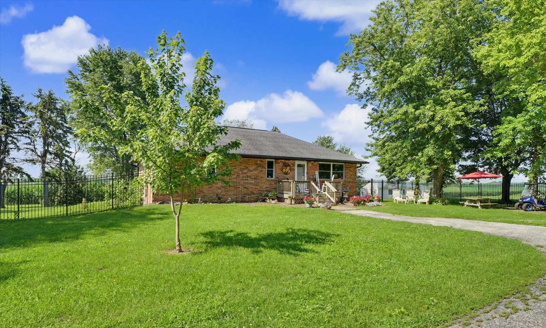 1413 E 2950 North Road