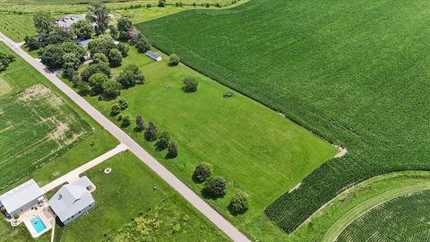 Tiny photo for 1413 E 2950 North Road, Mansfield, IL 61854 (MLS # 12685487)