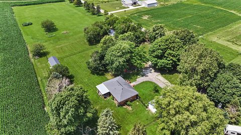 Tiny photo for 1413 E 2950 North Road, Mansfield, IL 61854 (MLS # 12685487)